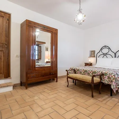 Le Scalette - In Calvi - Italywego